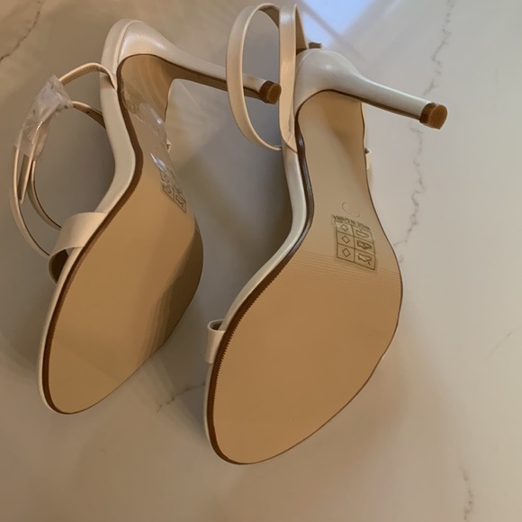 Heels - Picture 3 of 3